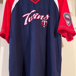 Vintage 2010’s Minnesota Twins Embroidered Shirt L